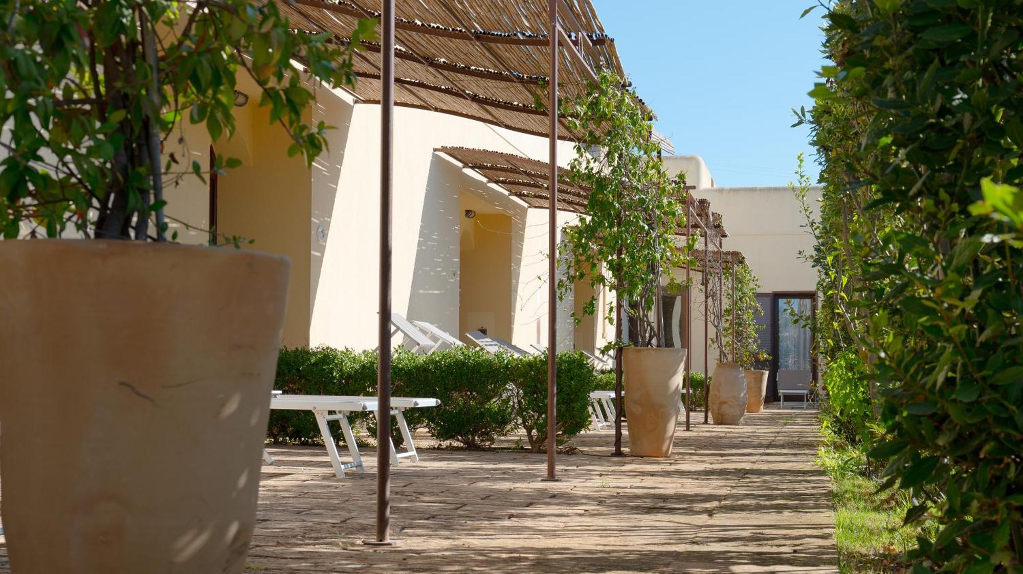 Delle Rose, Hotel & Horse Riding Торре-Вадо Екстер'єр фото
