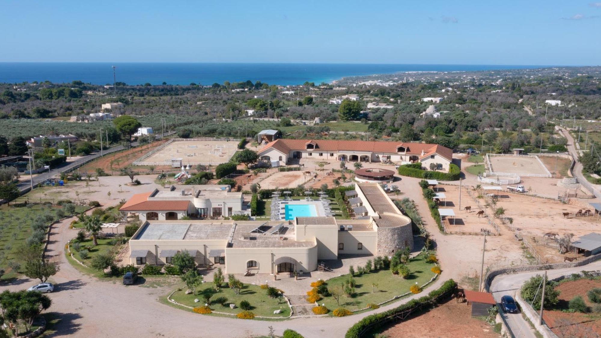 Delle Rose, Hotel & Horse Riding Торре-Вадо Екстер'єр фото